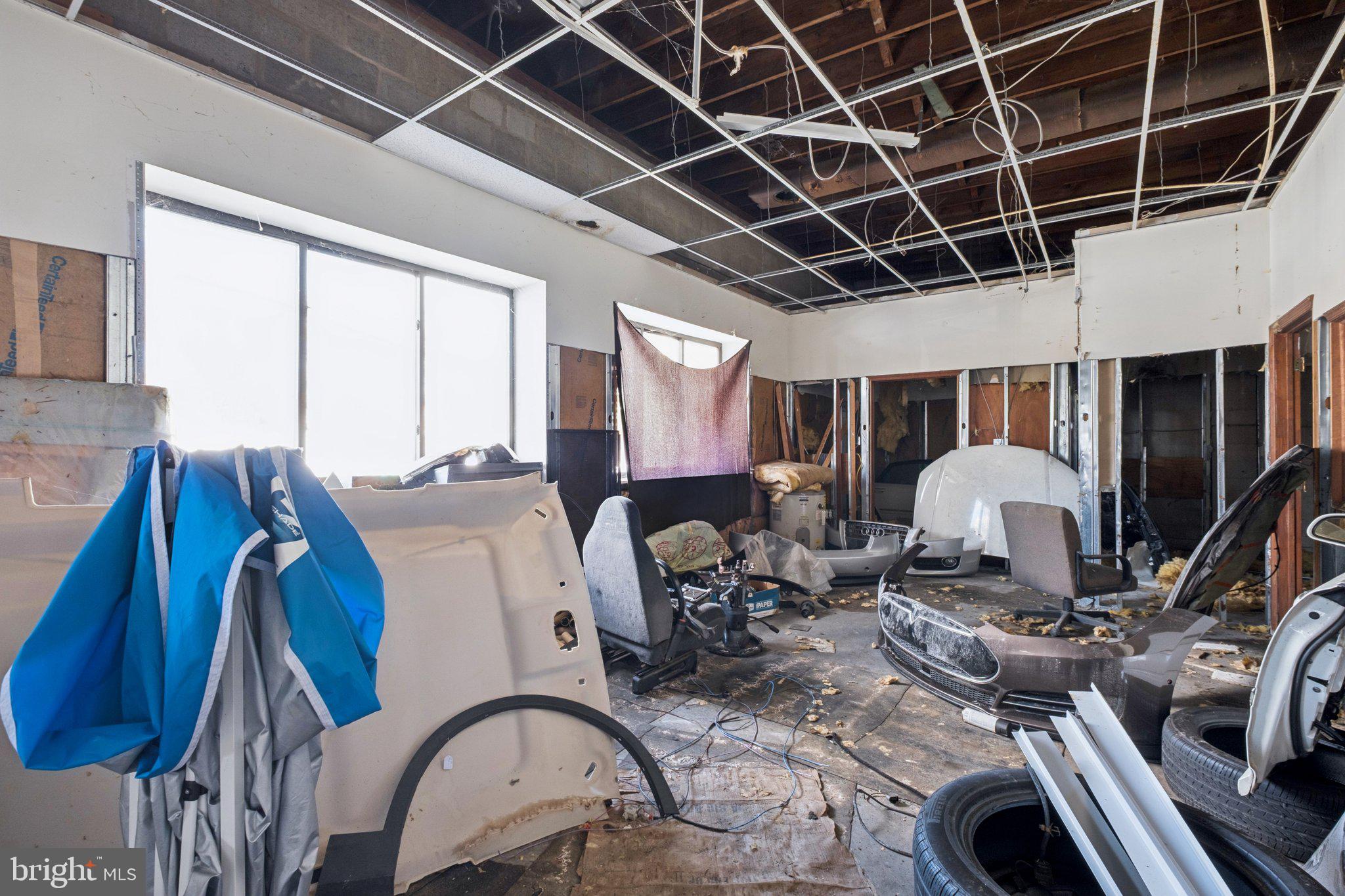 6301 N BROAD STREET 11