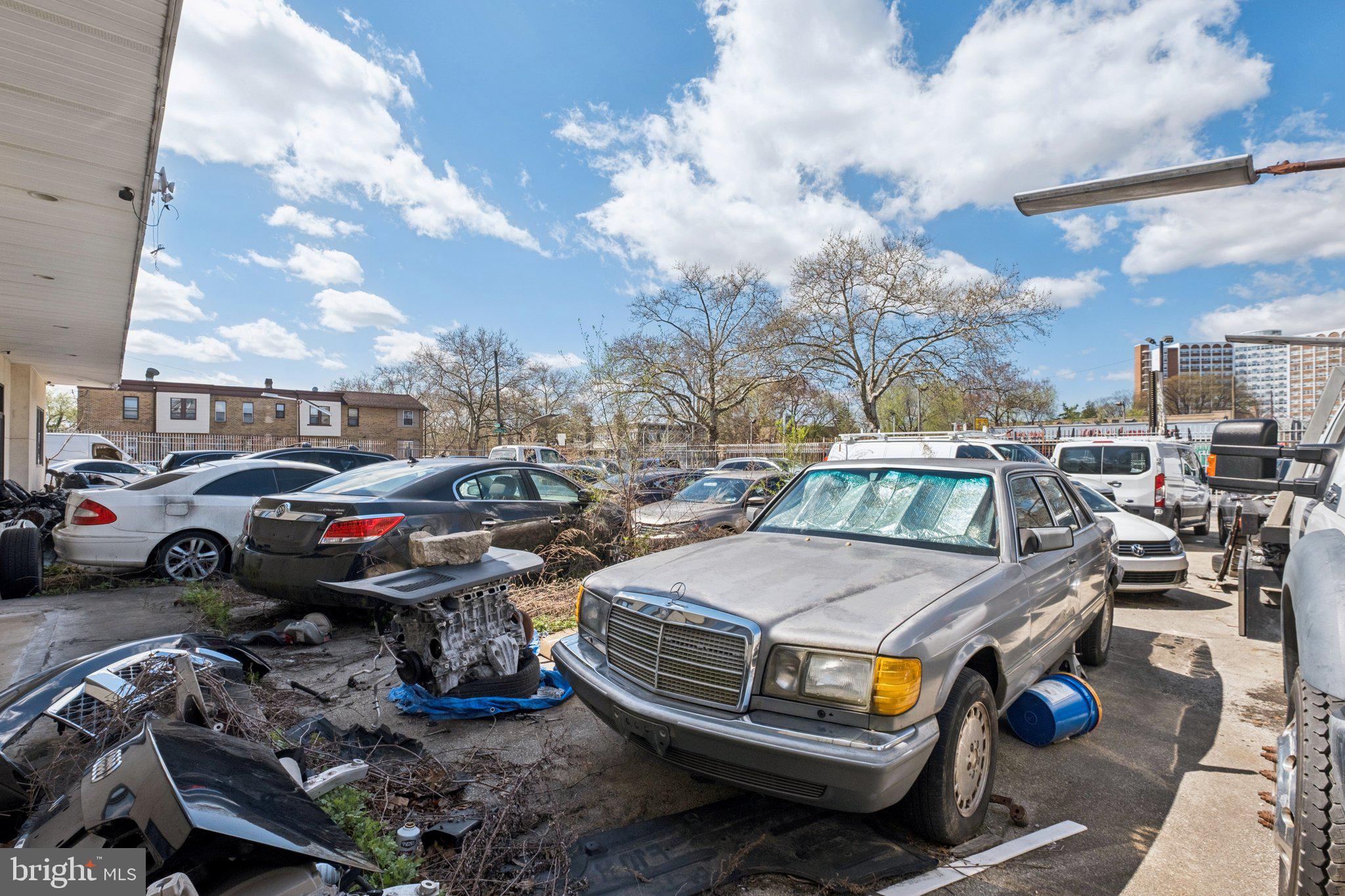 6301 N BROAD STREET 11