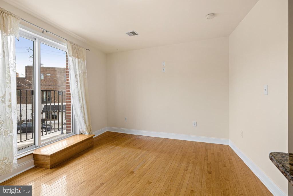1542 E PASSYUNK AVENUE 2ND FLOOR