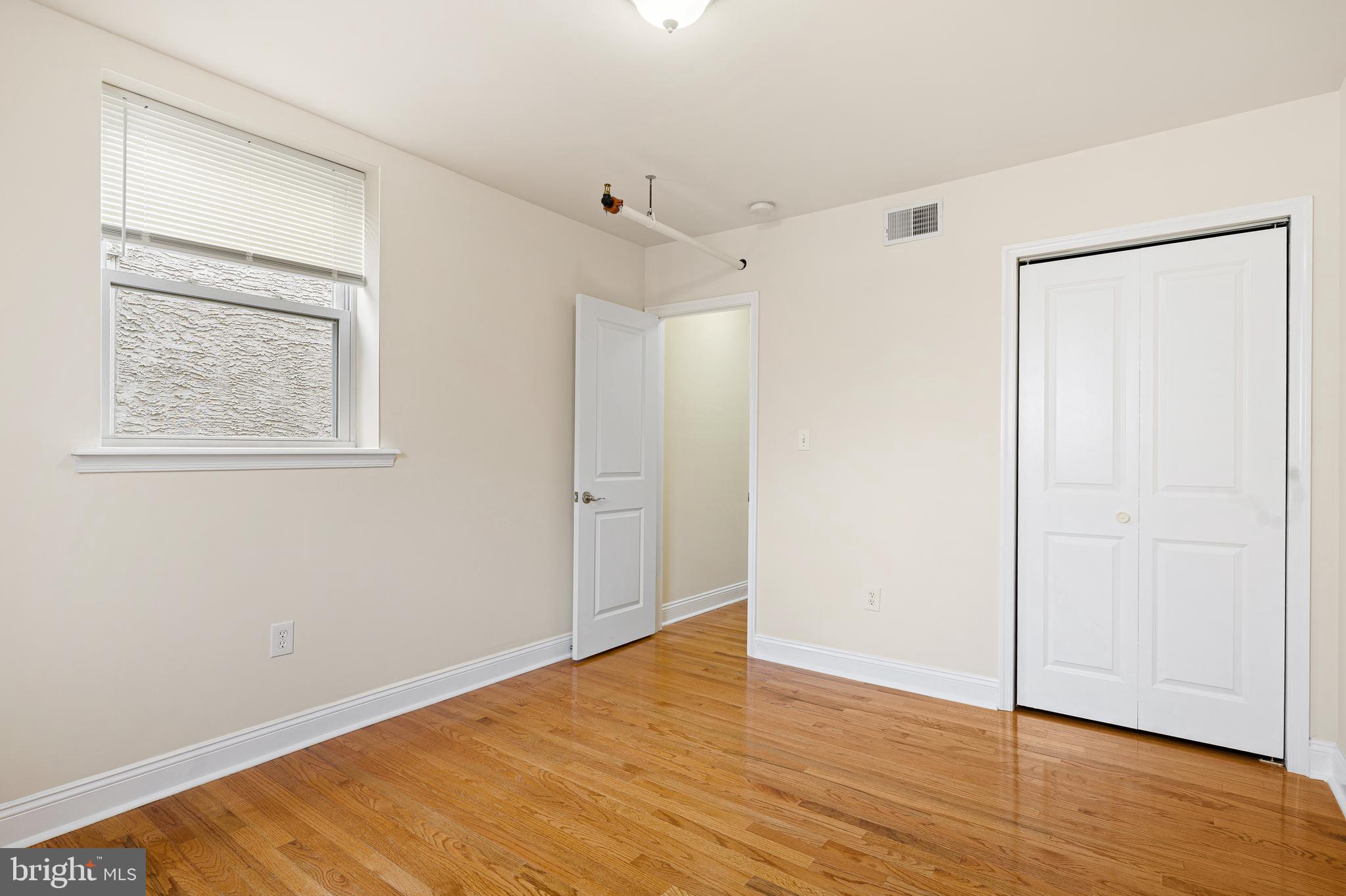 1542 E PASSYUNK AVENUE 2ND FLOOR