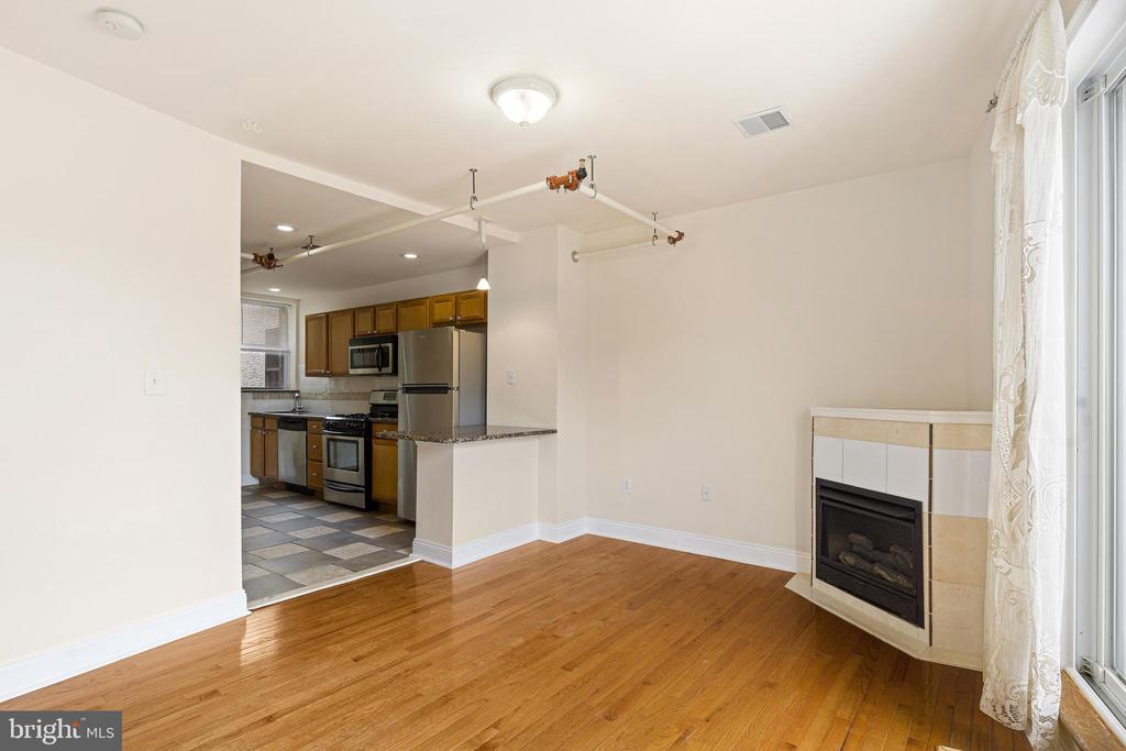 1542 E PASSYUNK AVENUE 2ND FLOOR