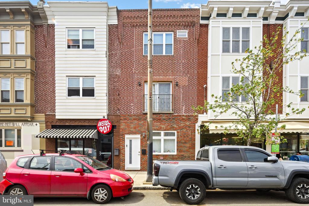 1542 E PASSYUNK AVENUE 2ND FLOOR