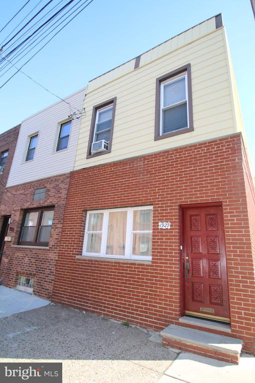 1927 S 10TH STREET 1ST FLOOR
