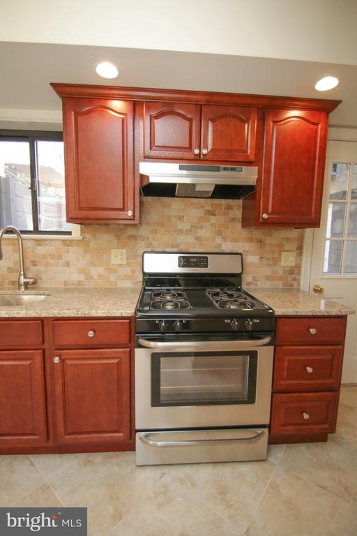 1927 S 10TH STREET 1ST FLOOR