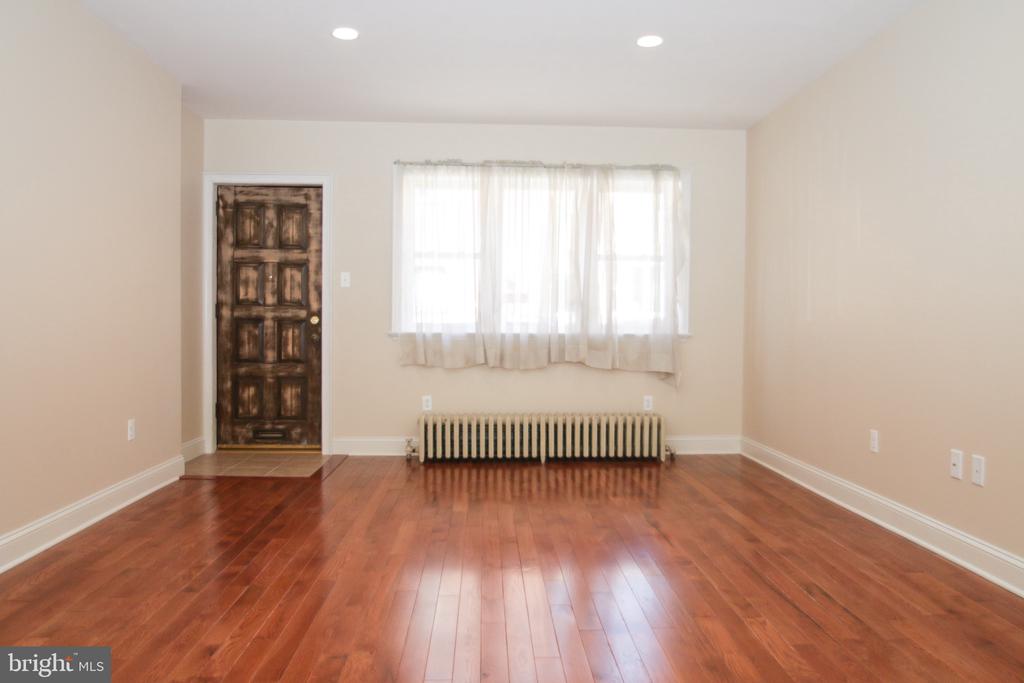 1927 S 10TH STREET 1ST FLOOR