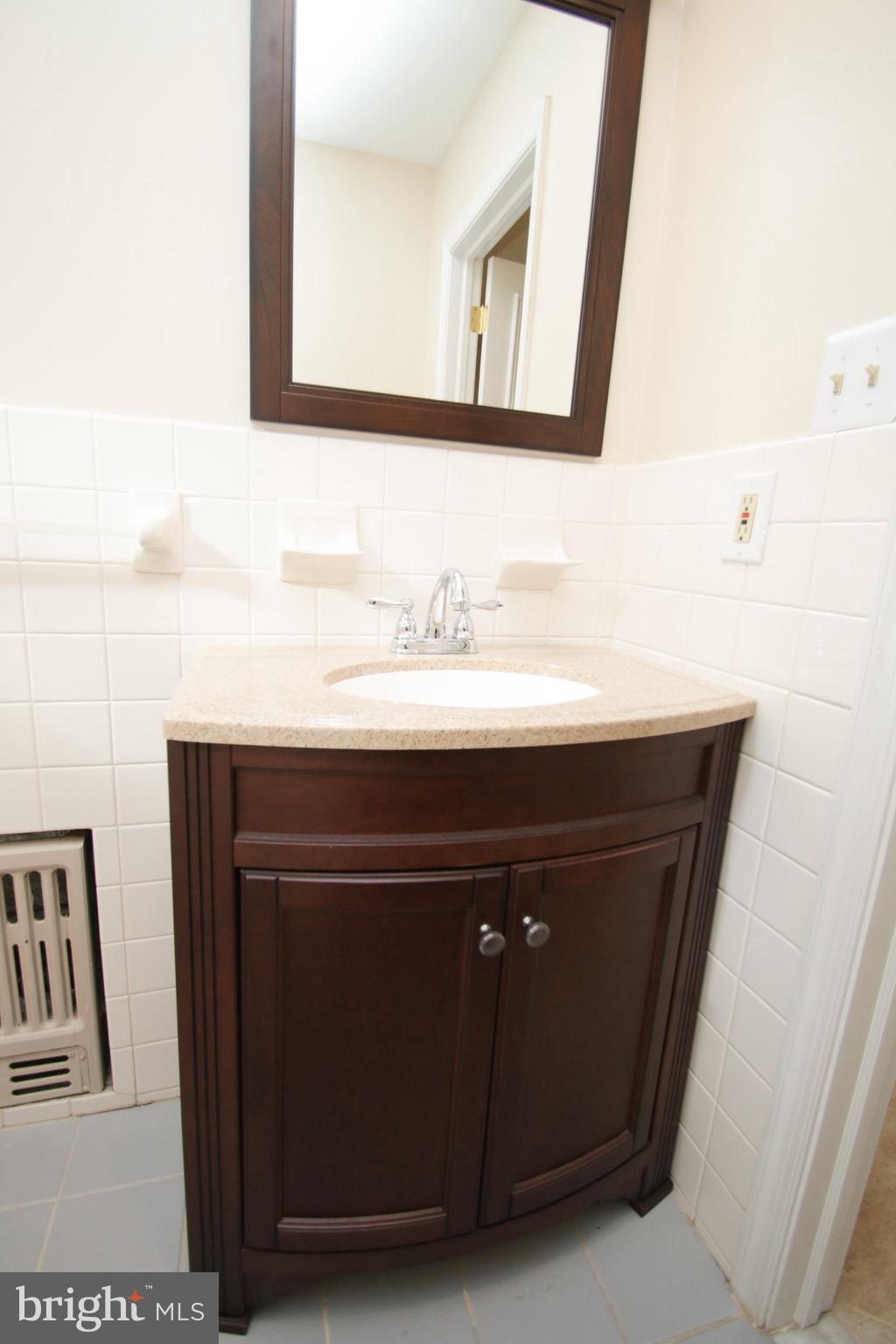 1927 S 10TH STREET 1ST FLOOR