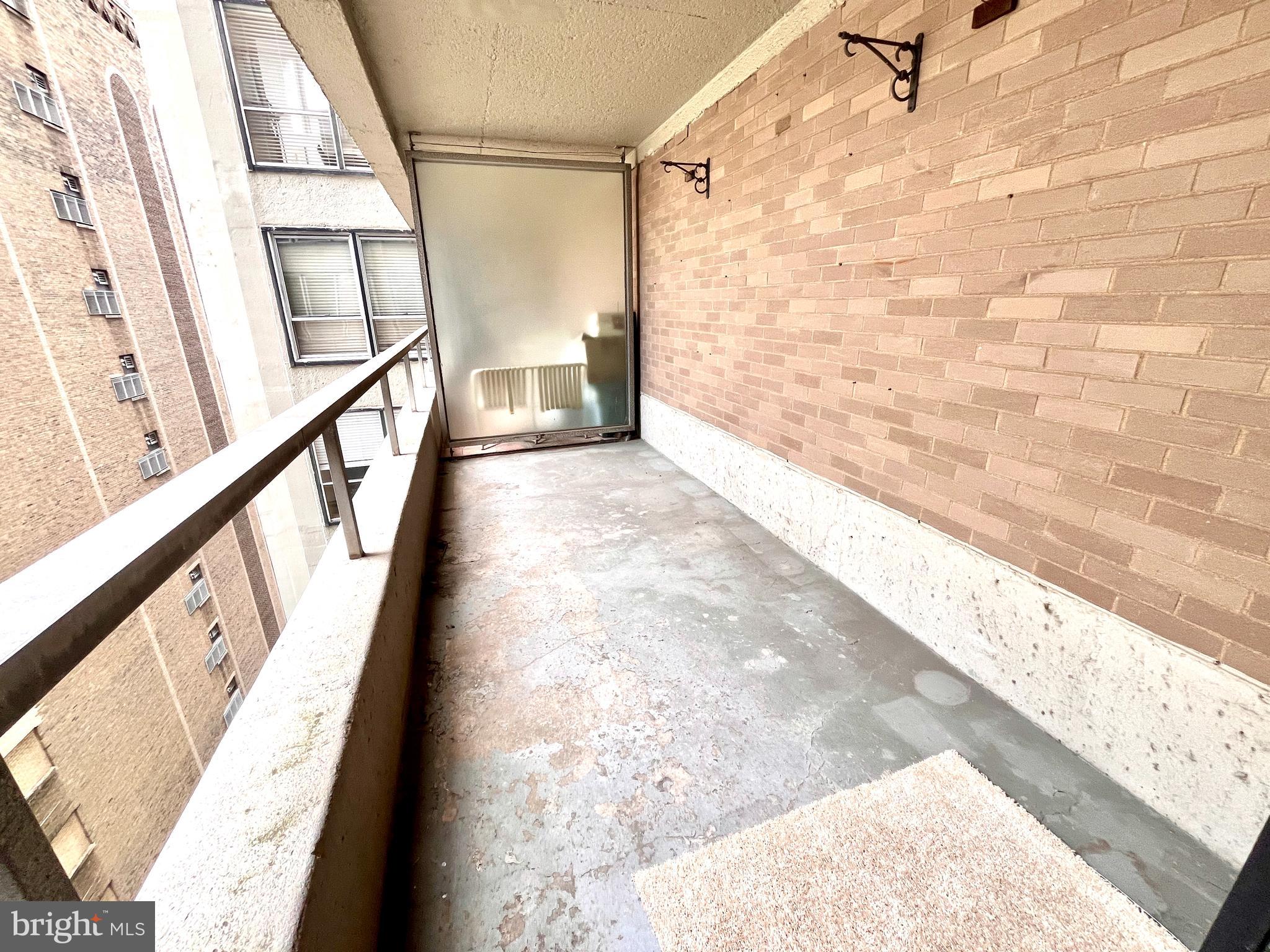 224 W RITTENHOUSE SQUARE 30 1718