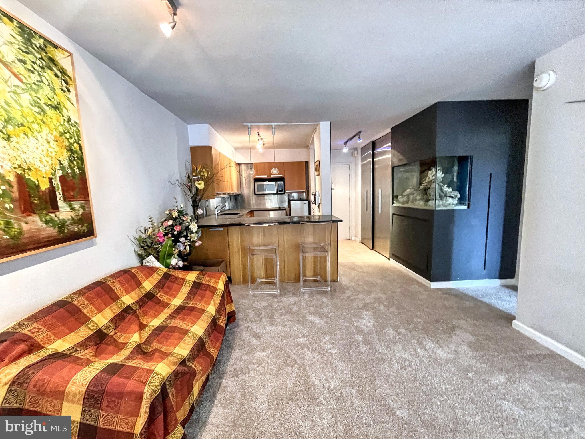 224 W RITTENHOUSE SQUARE 30 1718