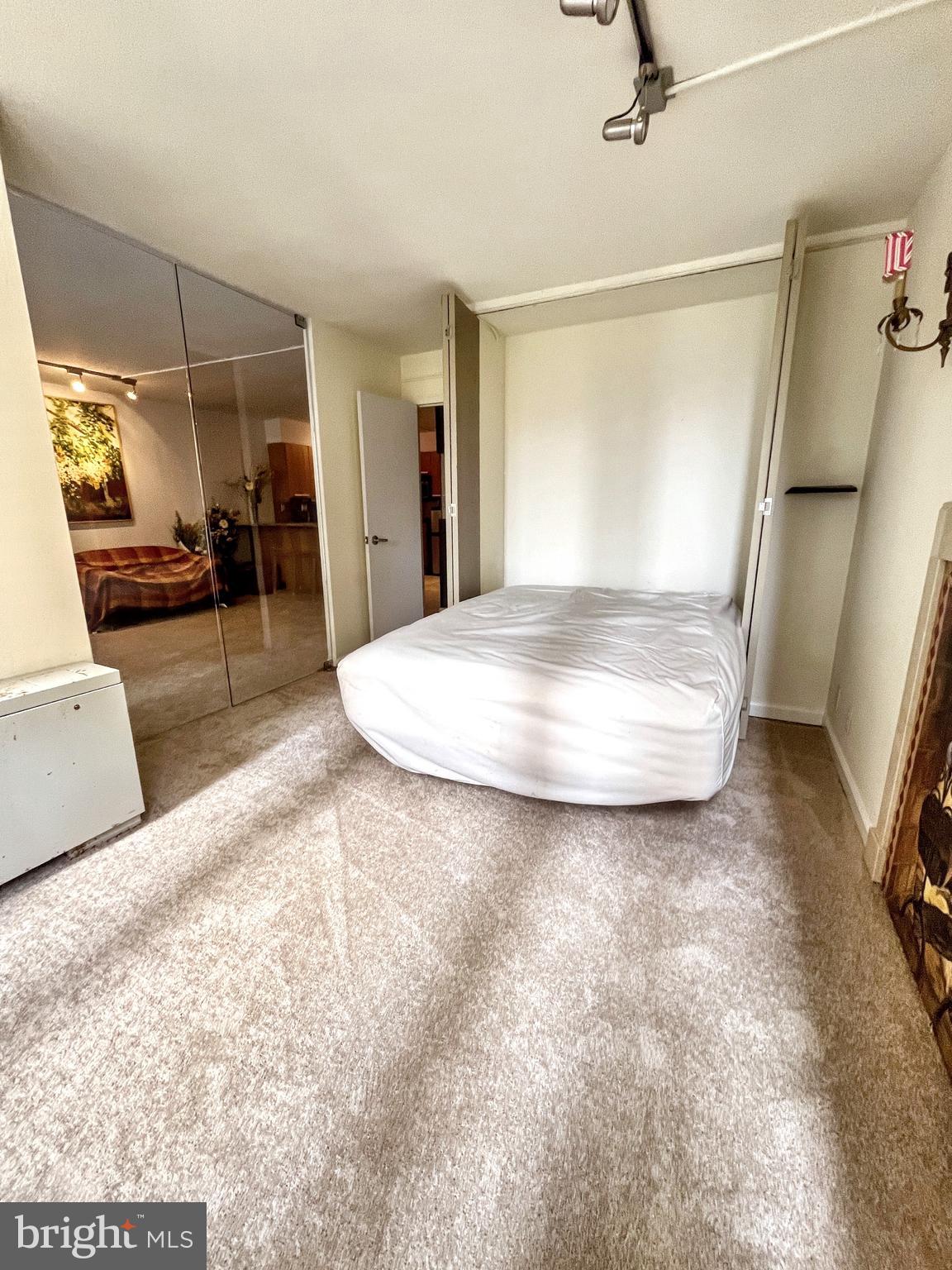 224 W RITTENHOUSE SQUARE 30 1718