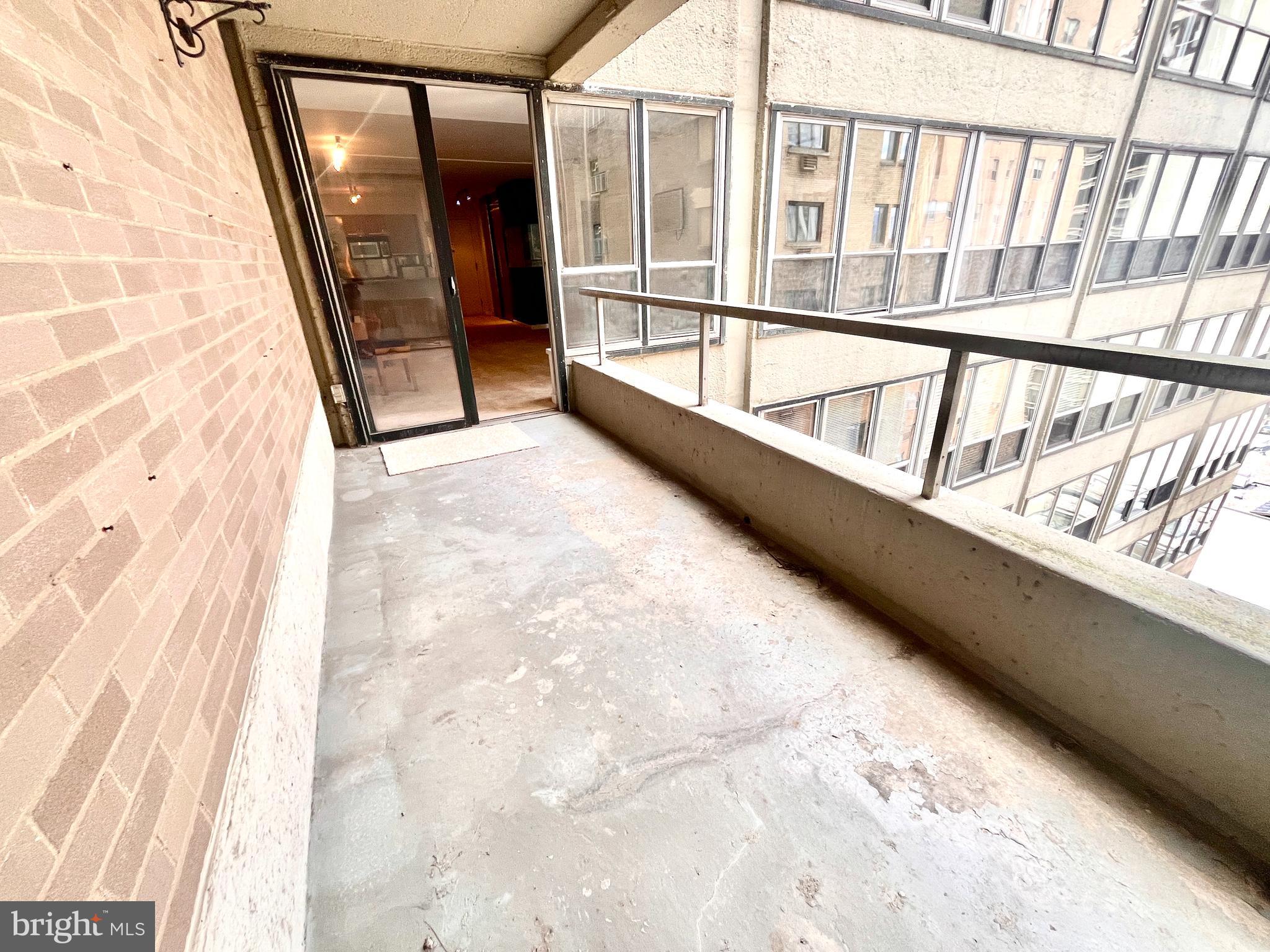 224 W RITTENHOUSE SQUARE 30 1718