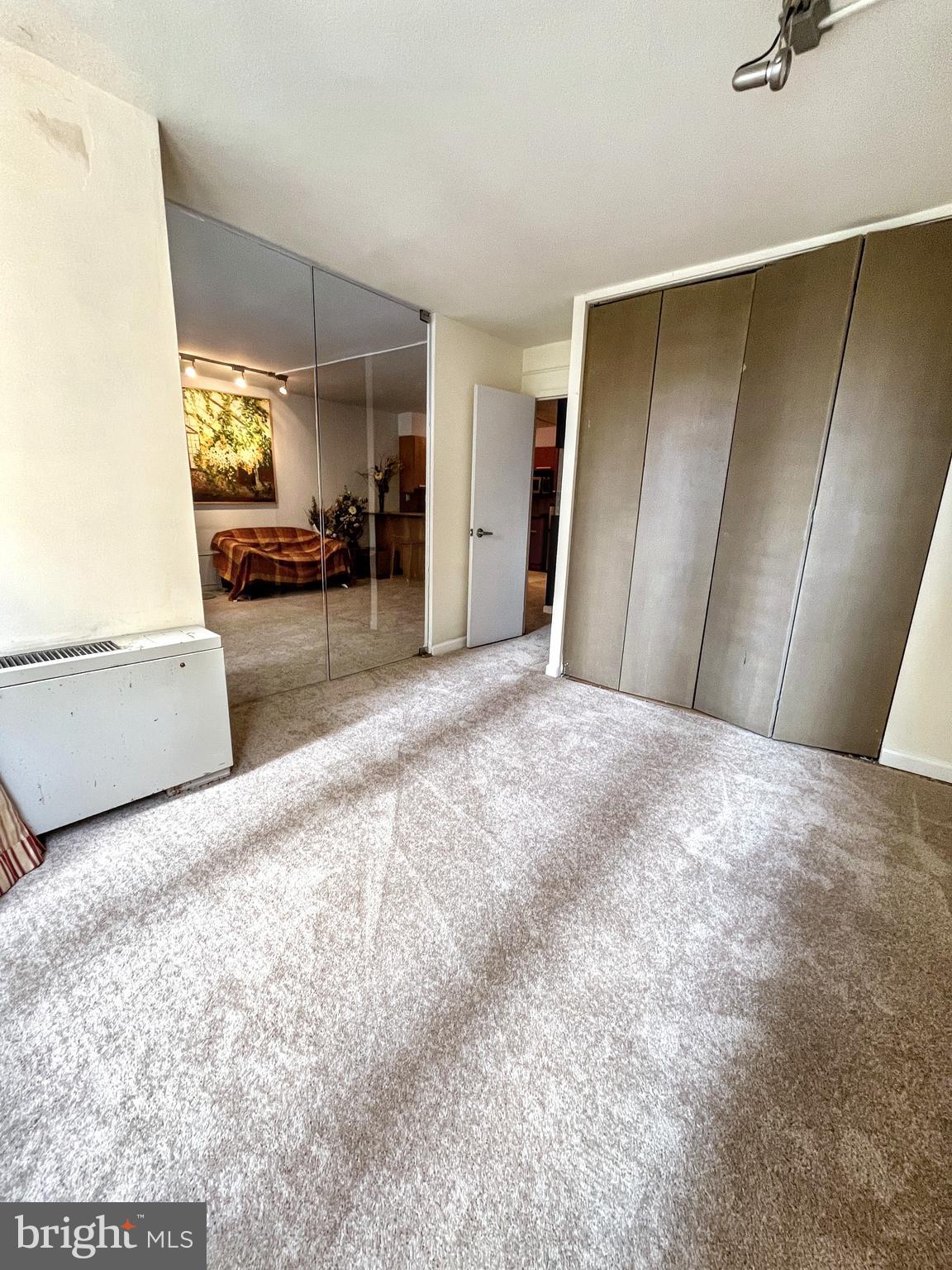 224 W RITTENHOUSE SQUARE 30 1718