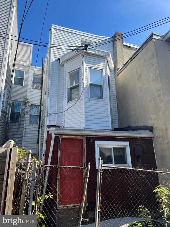 2326 FITZWATER STREET