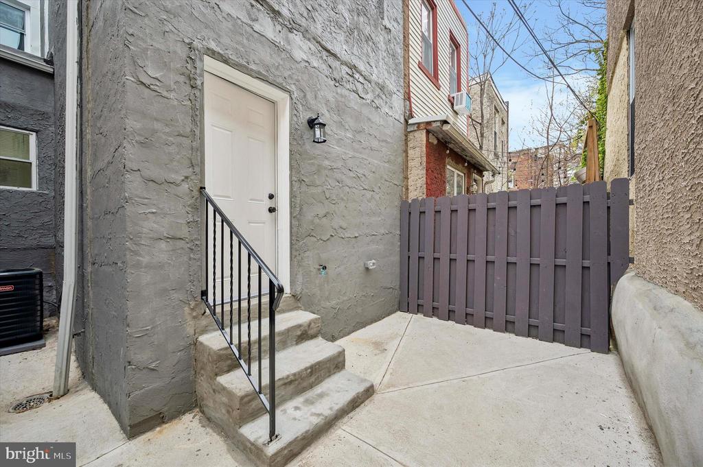757 S 51ST STREET