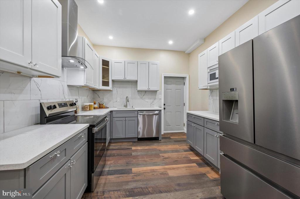 757 S 51ST STREET