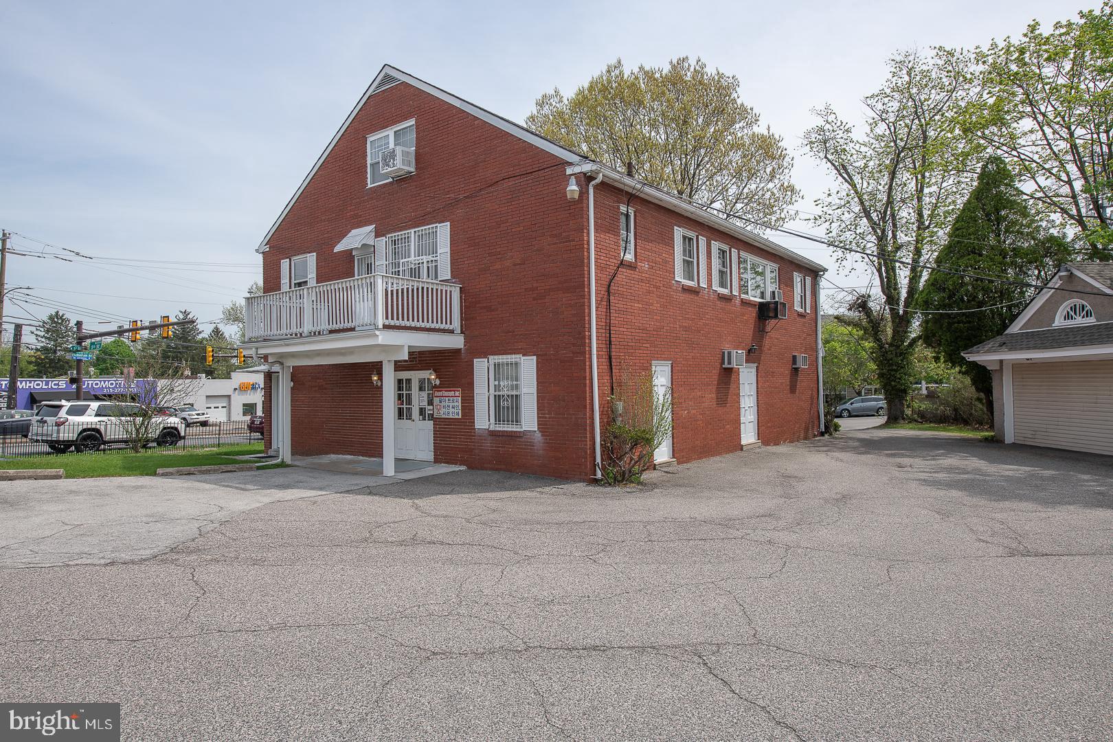 500 W CHELTENHAM AVENUE 02