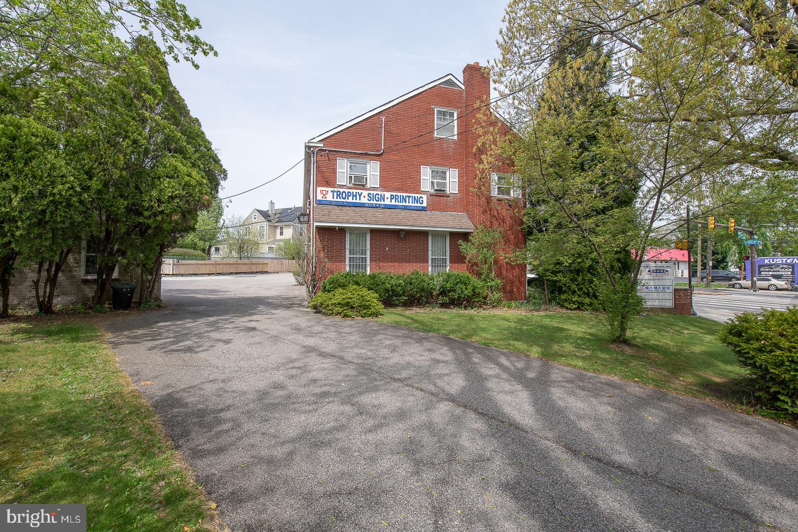 500 W CHELTENHAM AVENUE 02