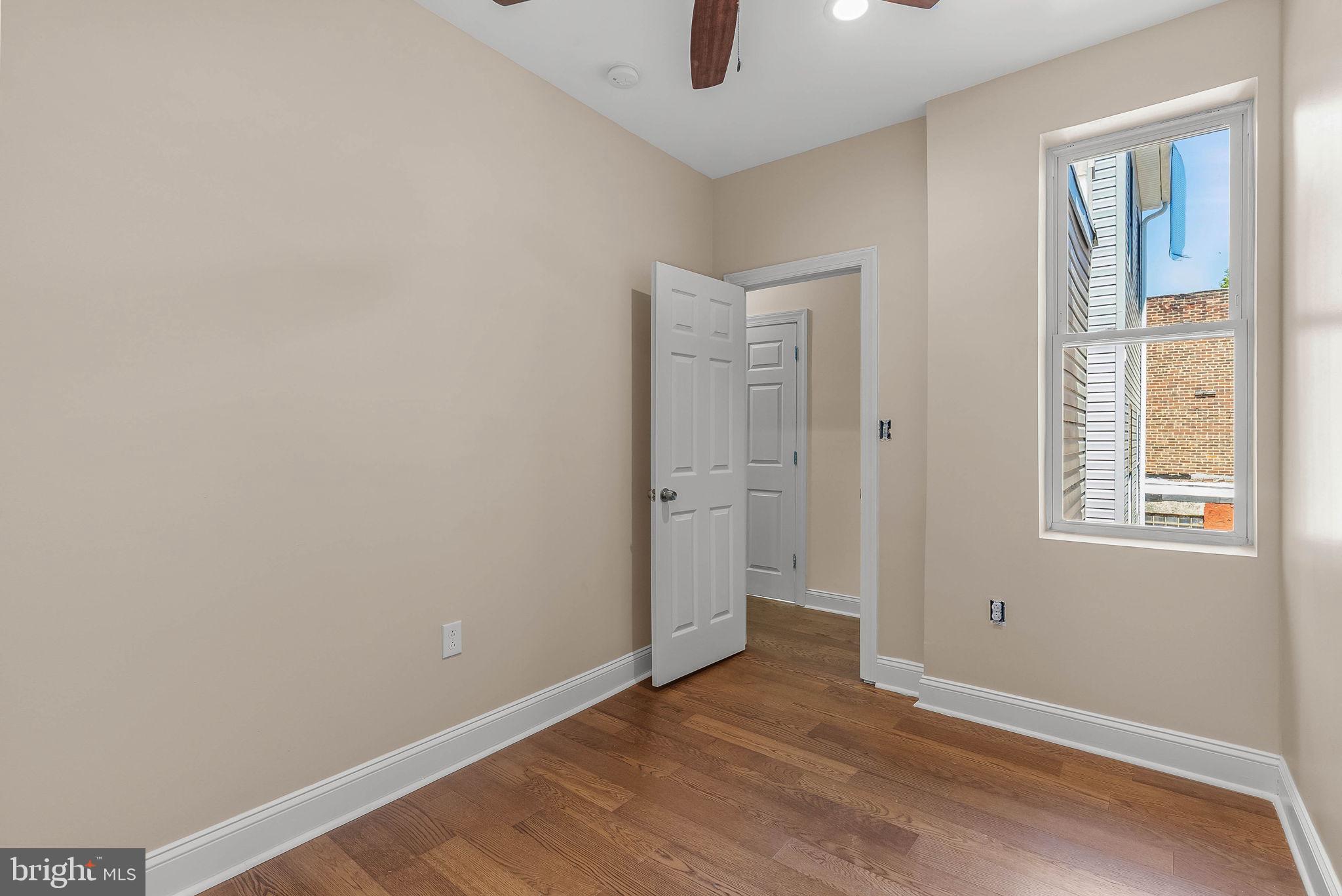 1567 E MONTGOMERY AVENUE