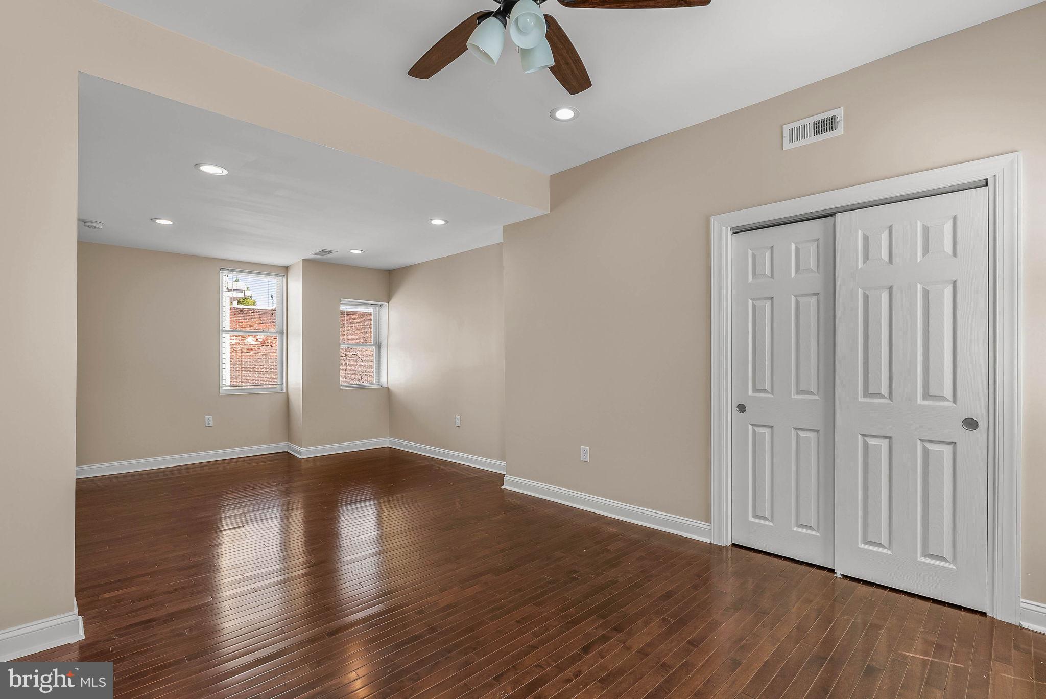 1567 E MONTGOMERY AVENUE