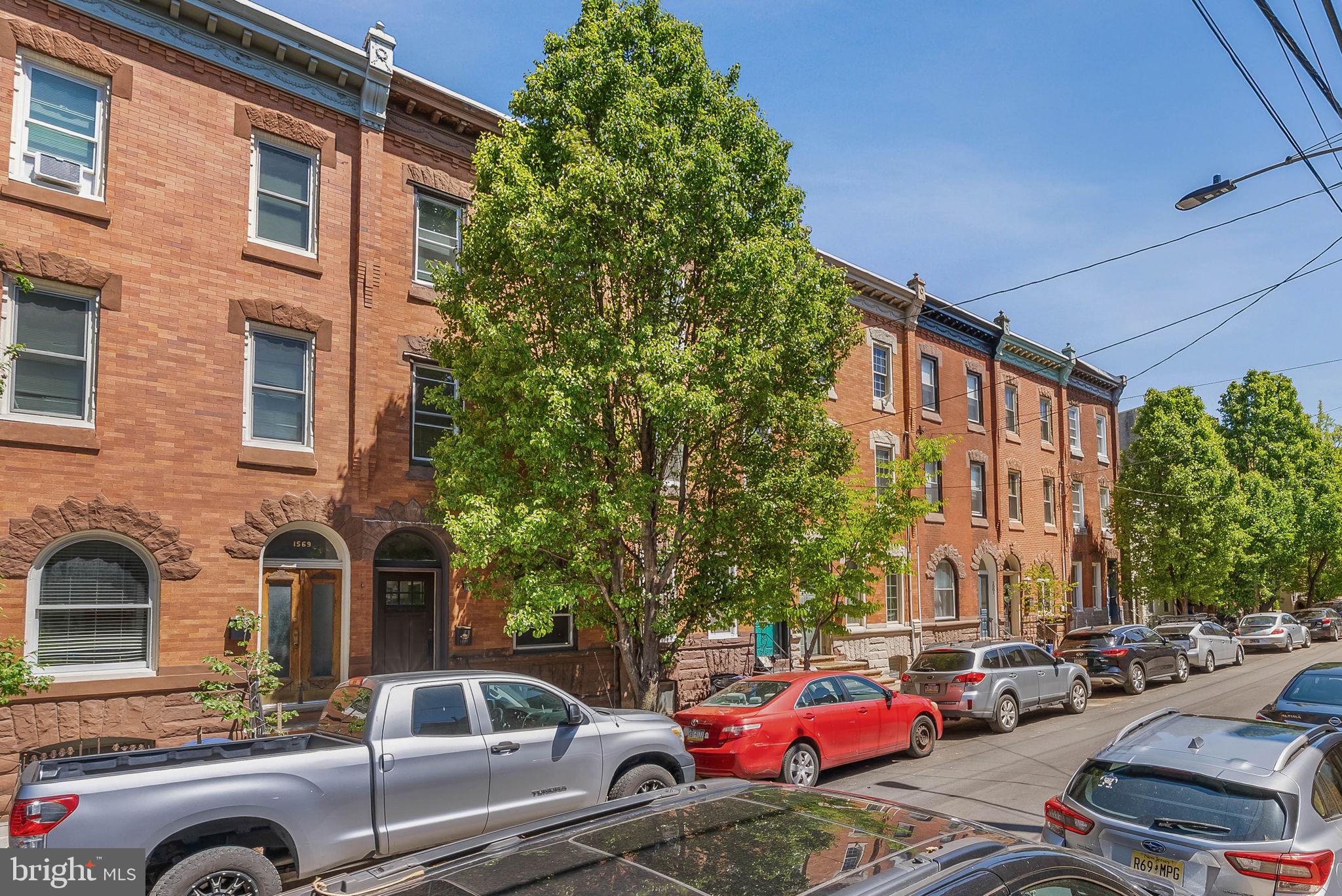 1567 E MONTGOMERY AVENUE