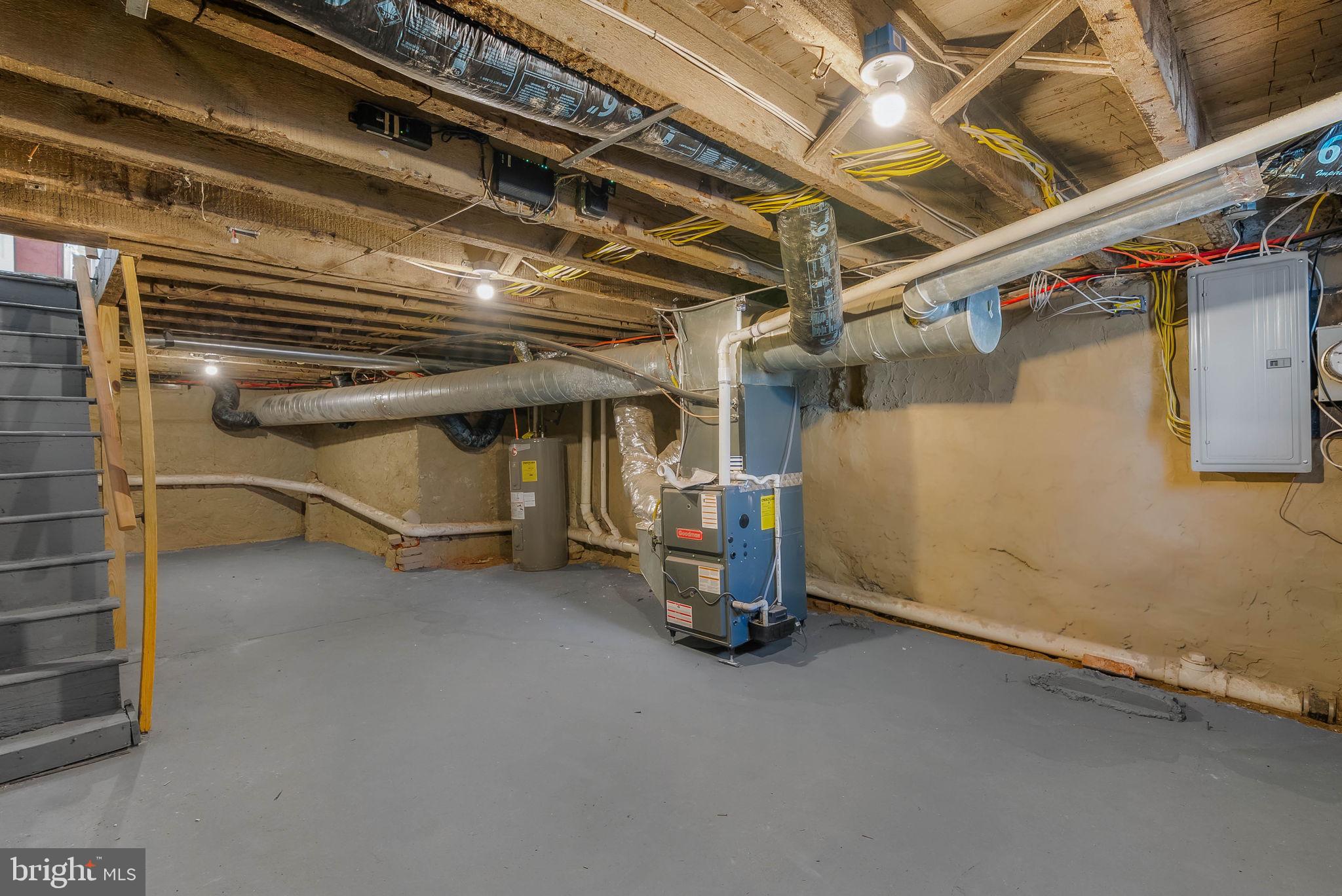 1567 E MONTGOMERY AVENUE