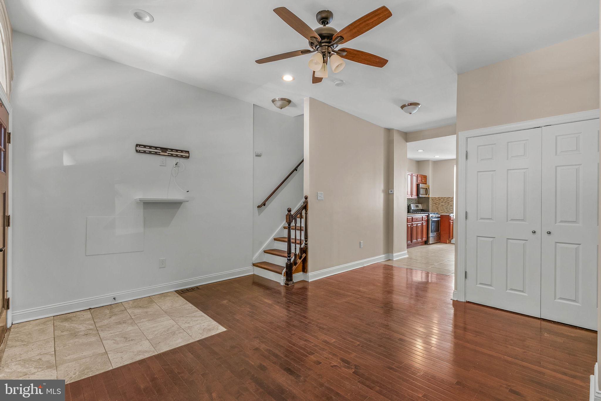 1567 E MONTGOMERY AVENUE