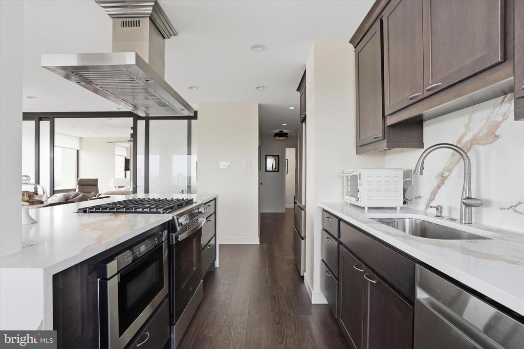 200 LOCUST STREET 00 29DN