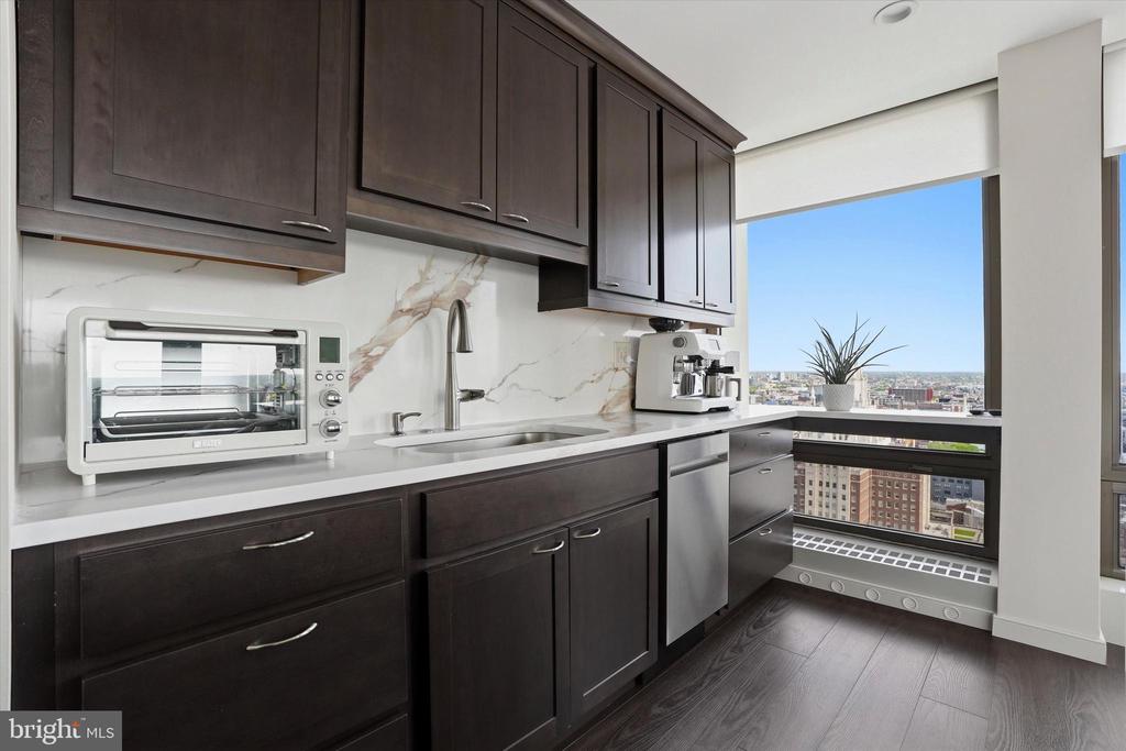 200 LOCUST STREET 00 29DN