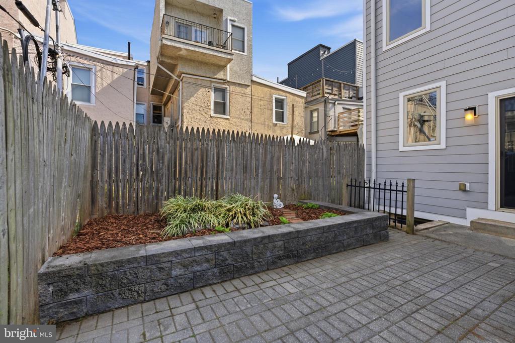 832 N 20TH STREET