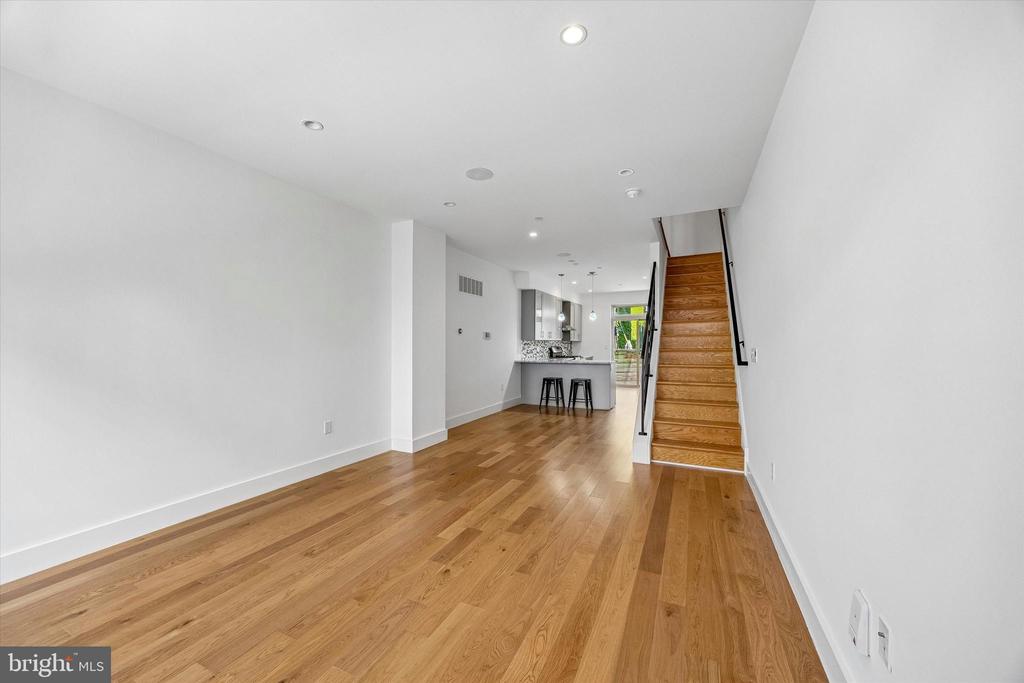 405 GREENWICH STREET