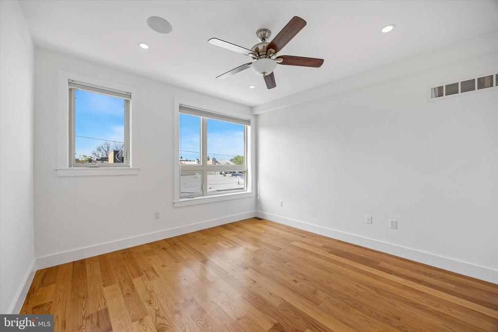 405 GREENWICH STREET