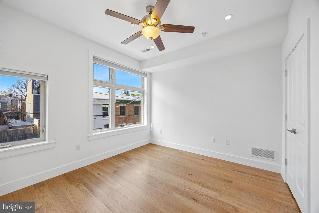 405 GREENWICH STREET