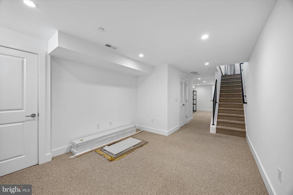 405 GREENWICH STREET