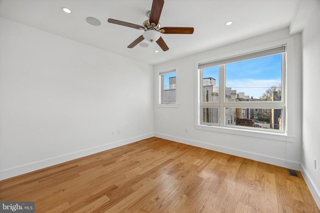 405 GREENWICH STREET