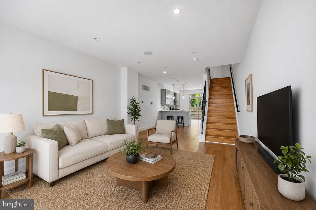 405 GREENWICH STREET