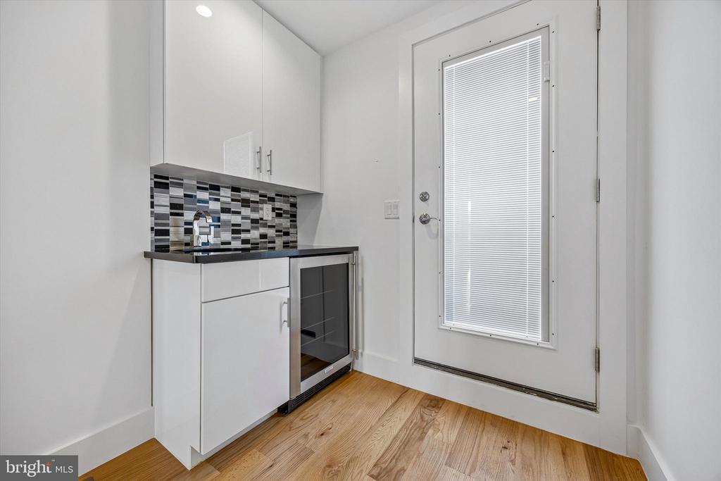 405 GREENWICH STREET