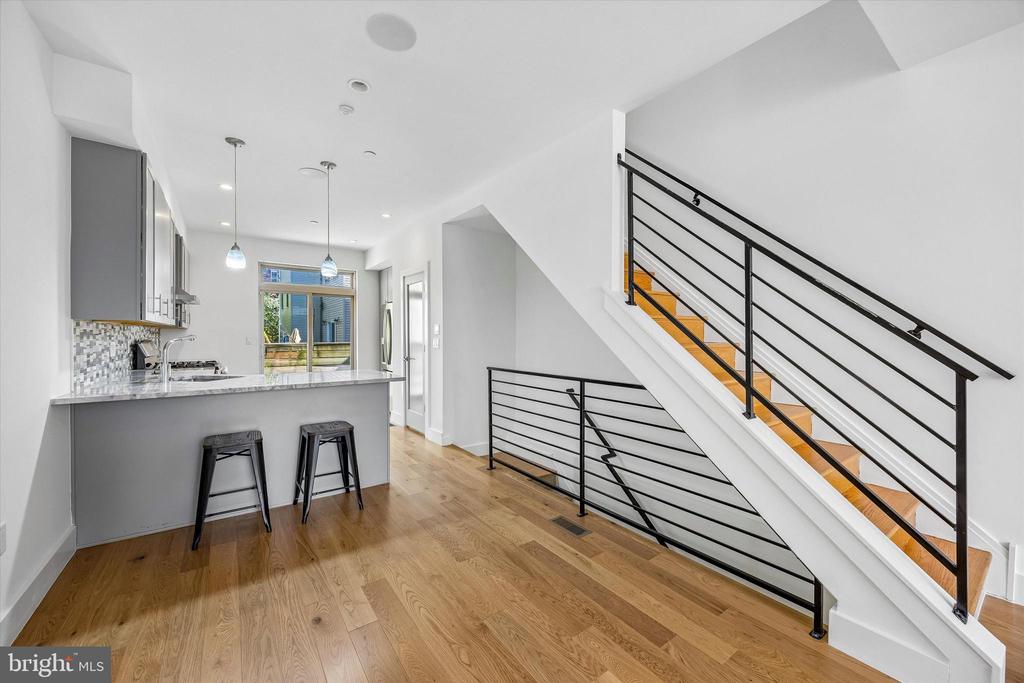 405 GREENWICH STREET