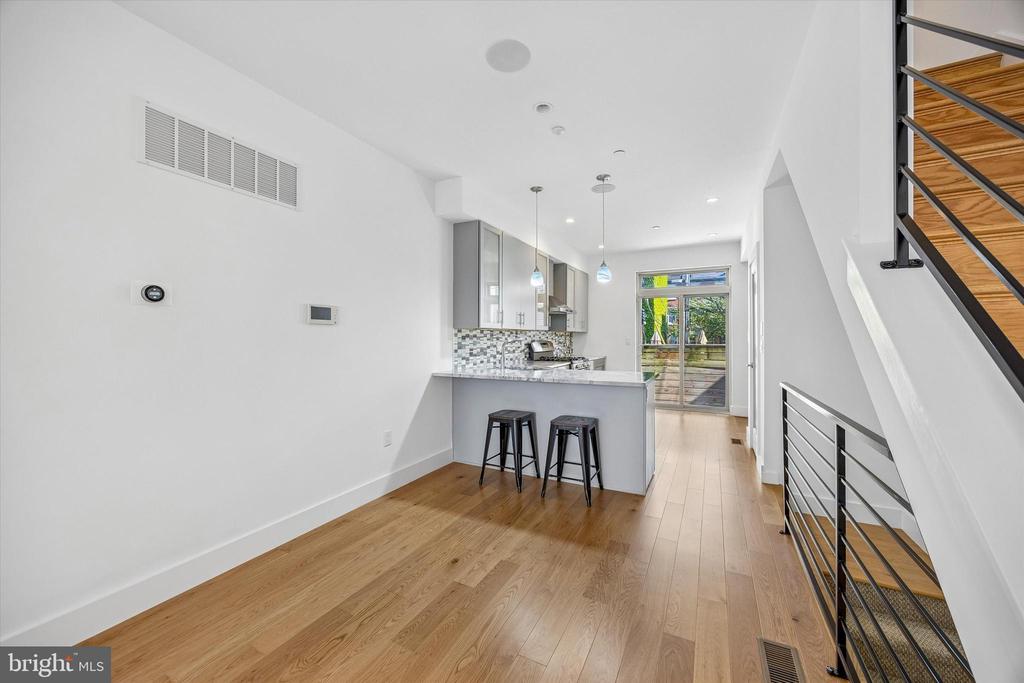 405 GREENWICH STREET