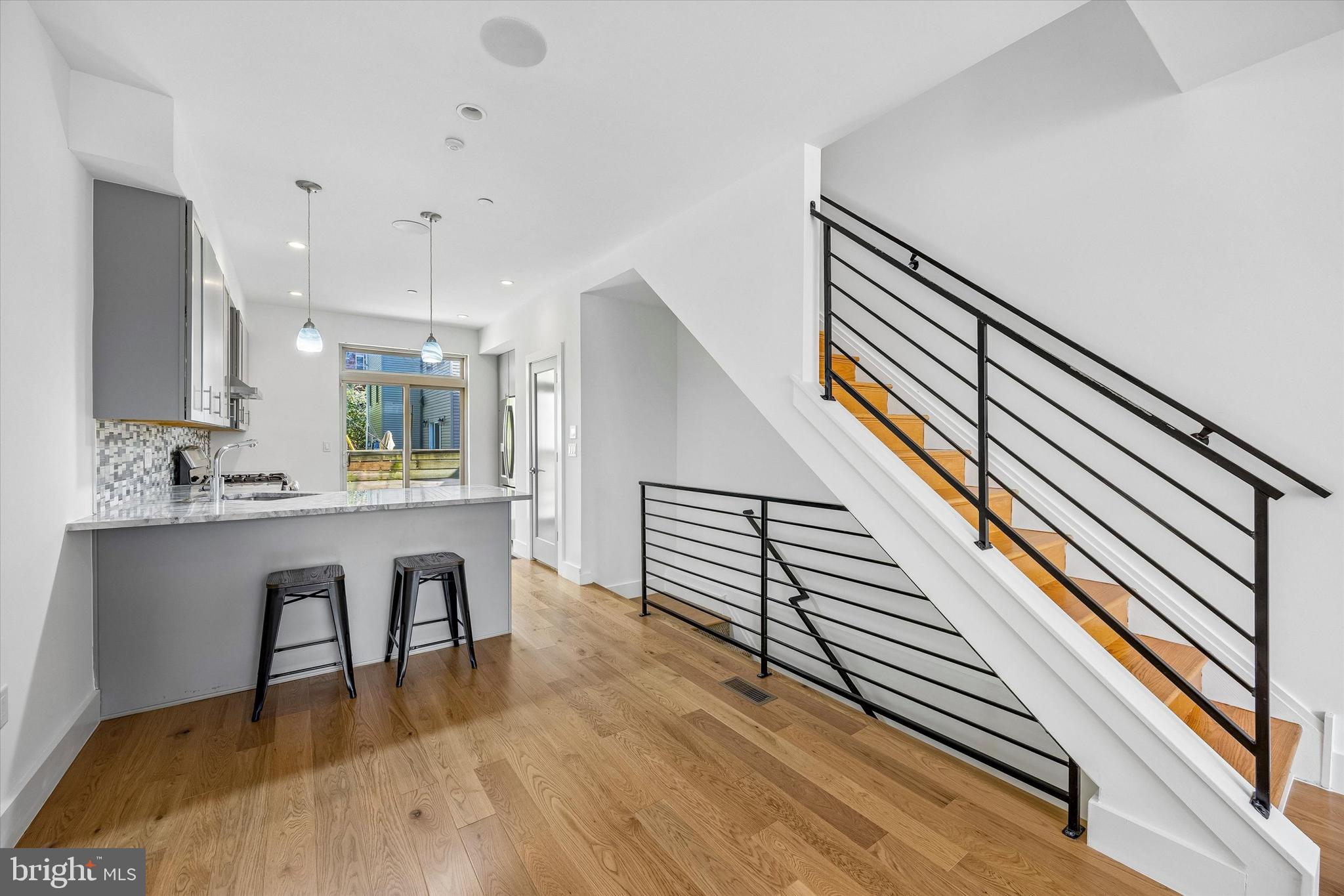 405 GREENWICH STREET