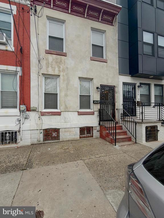534 W HUNTINGDON STREET