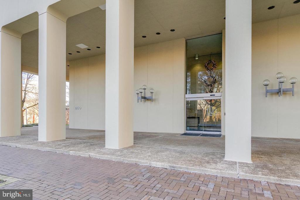 200 LOCUST STREET 23FN