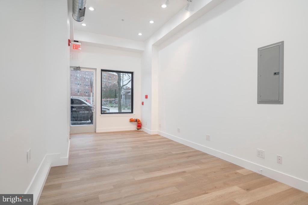 4432 LANCASTER AVENUE Unit: 0