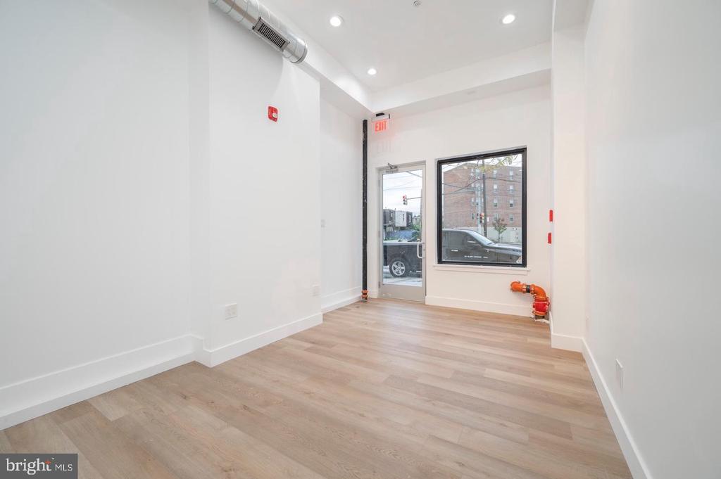 4432 LANCASTER AVENUE Unit: 0