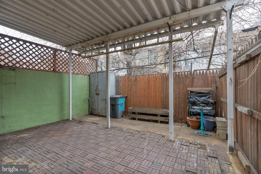 2525 N FRONT STREET