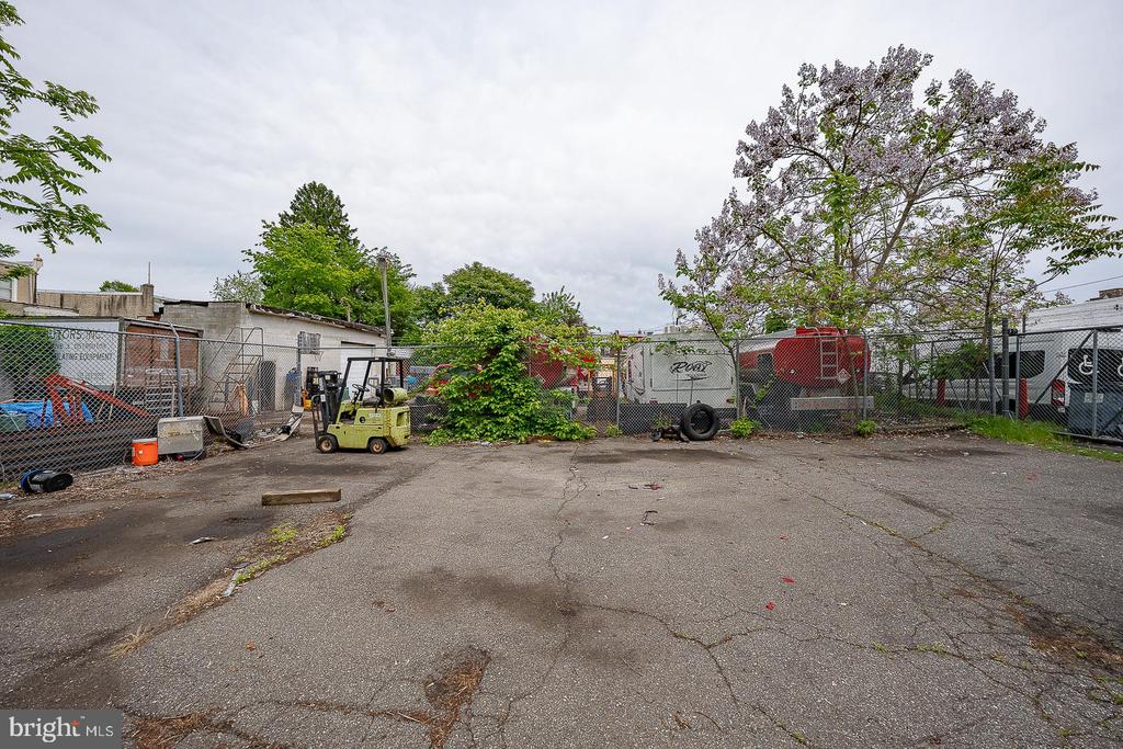 175 W WELLENS STREET