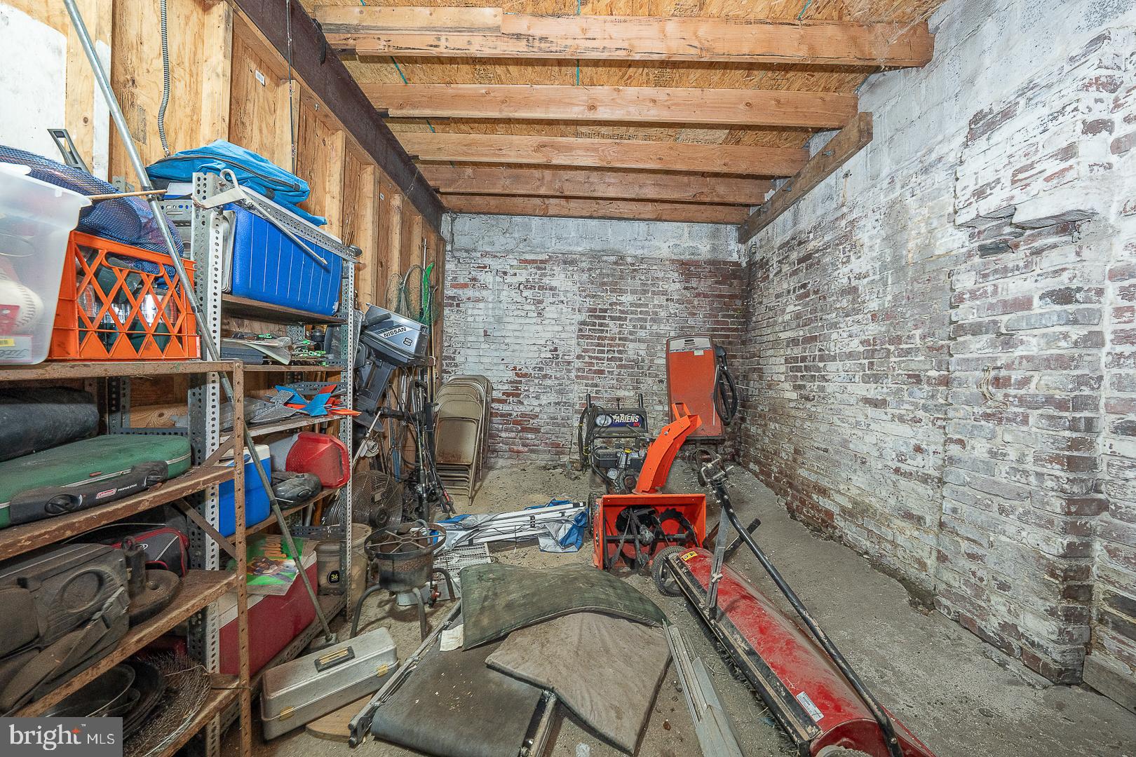 175 W WELLENS STREET