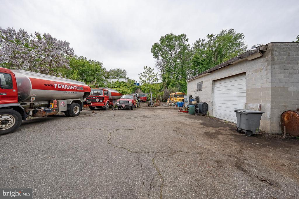 175 W WELLENS STREET