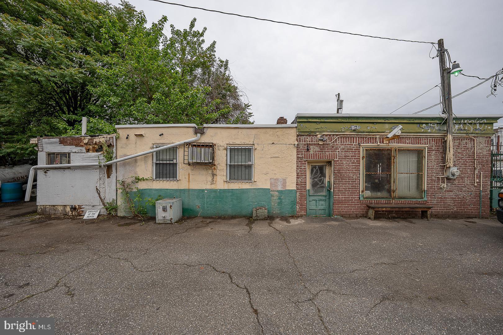 175 W WELLENS STREET