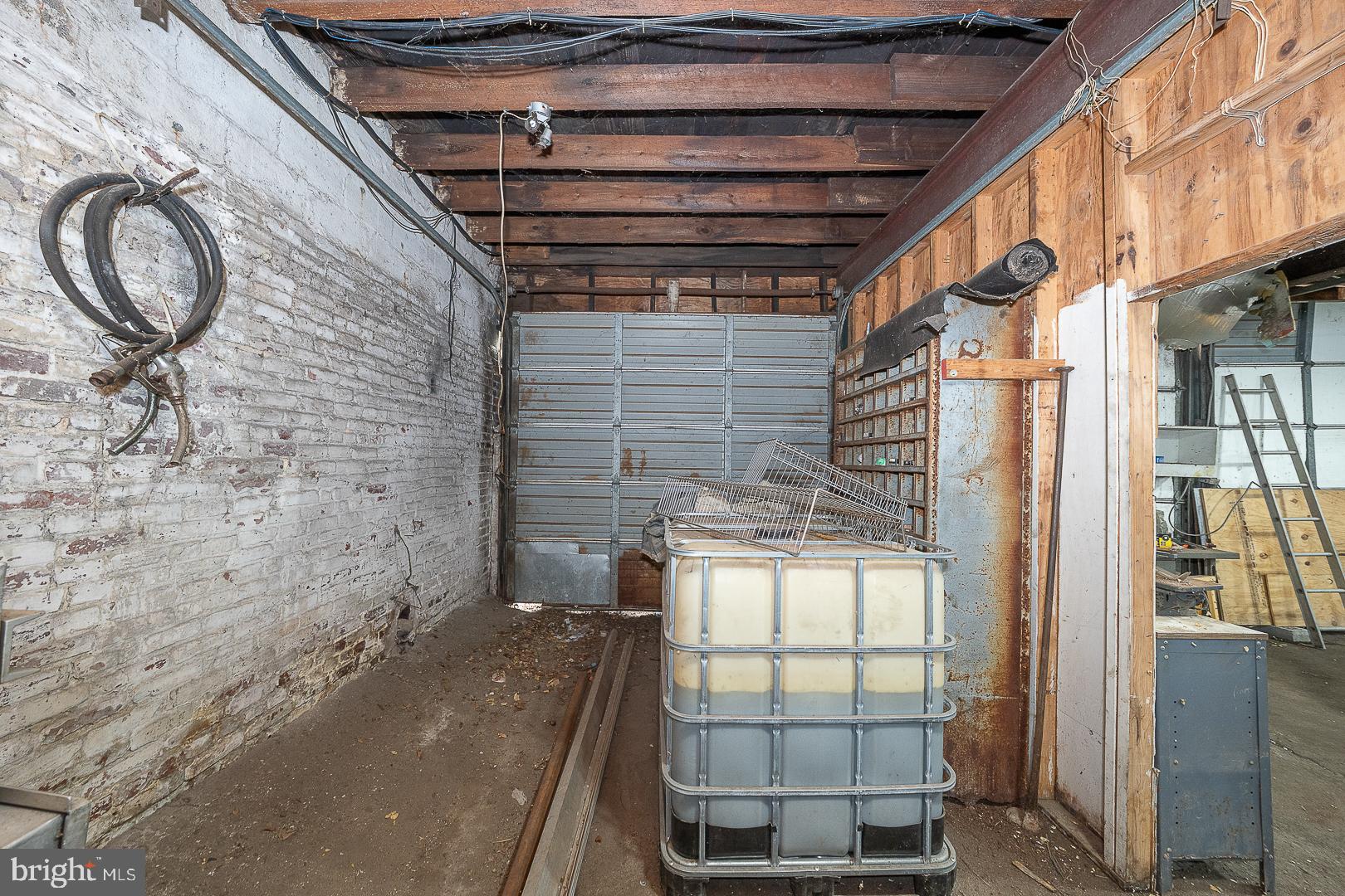 175 W WELLENS STREET