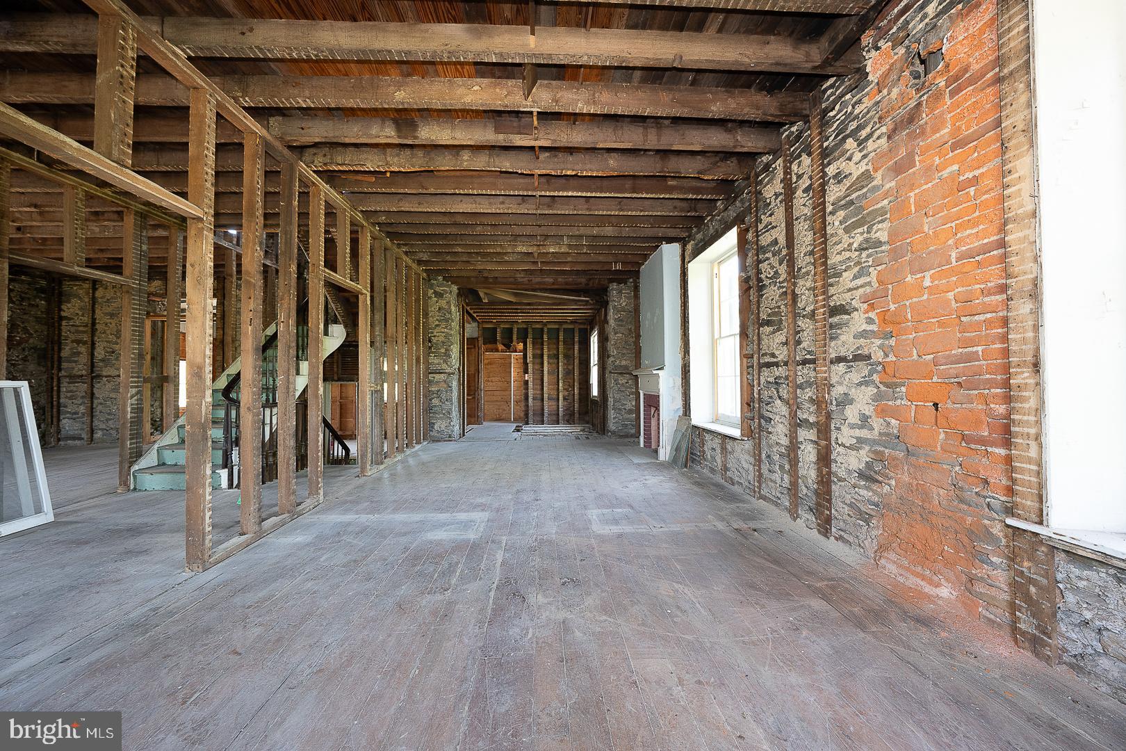 3-5 E CHESTNUT HILL AVENUE