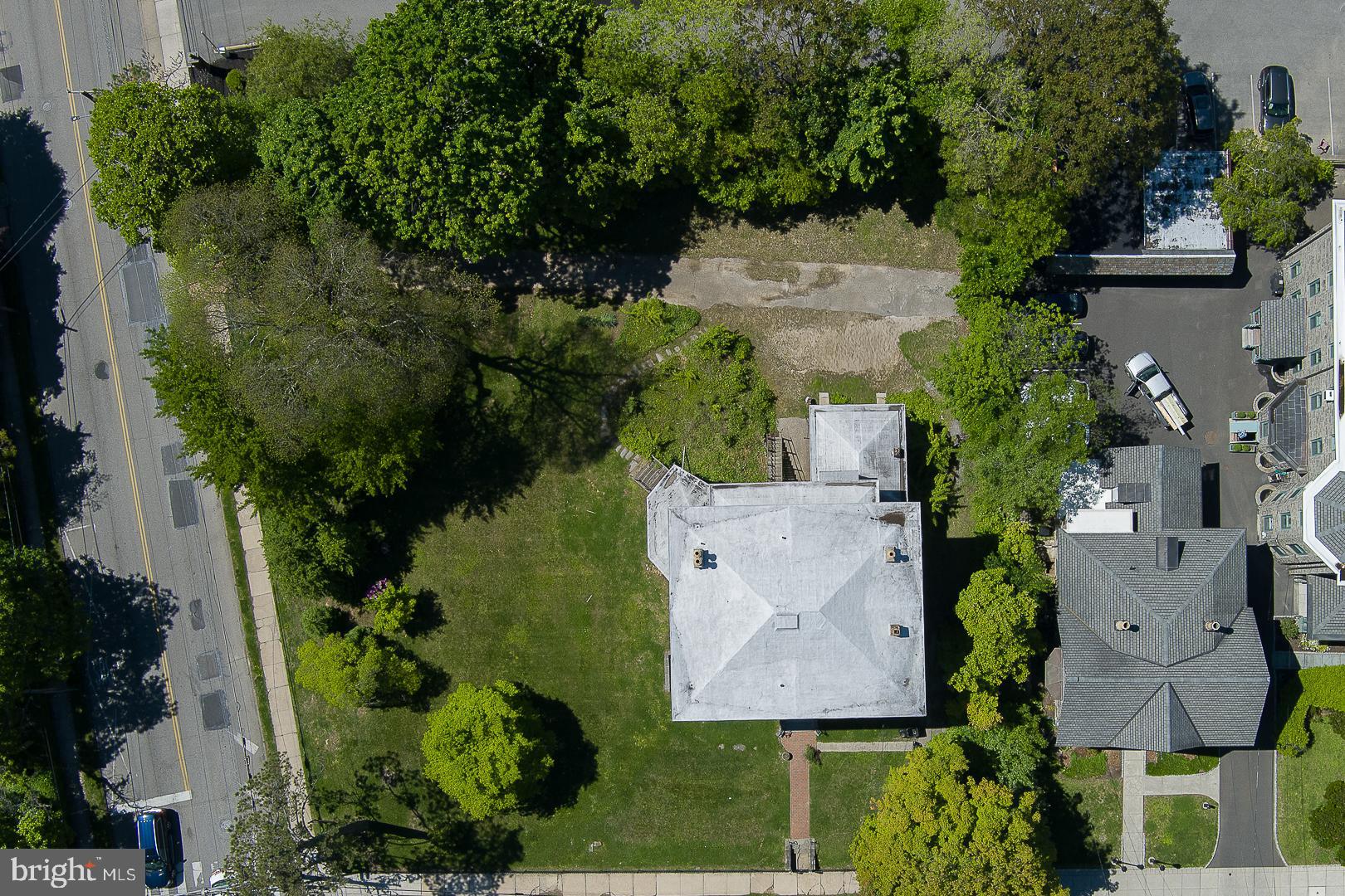 3-5 E CHESTNUT HILL AVENUE